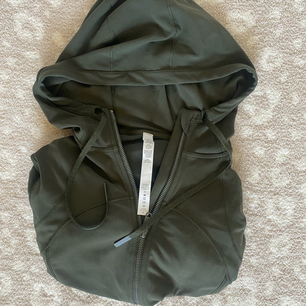 Lulu Lemon NWOT Define Jacket, sz 4